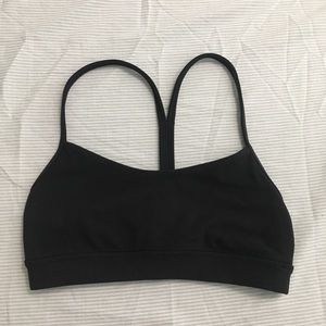black lululemon sports bra